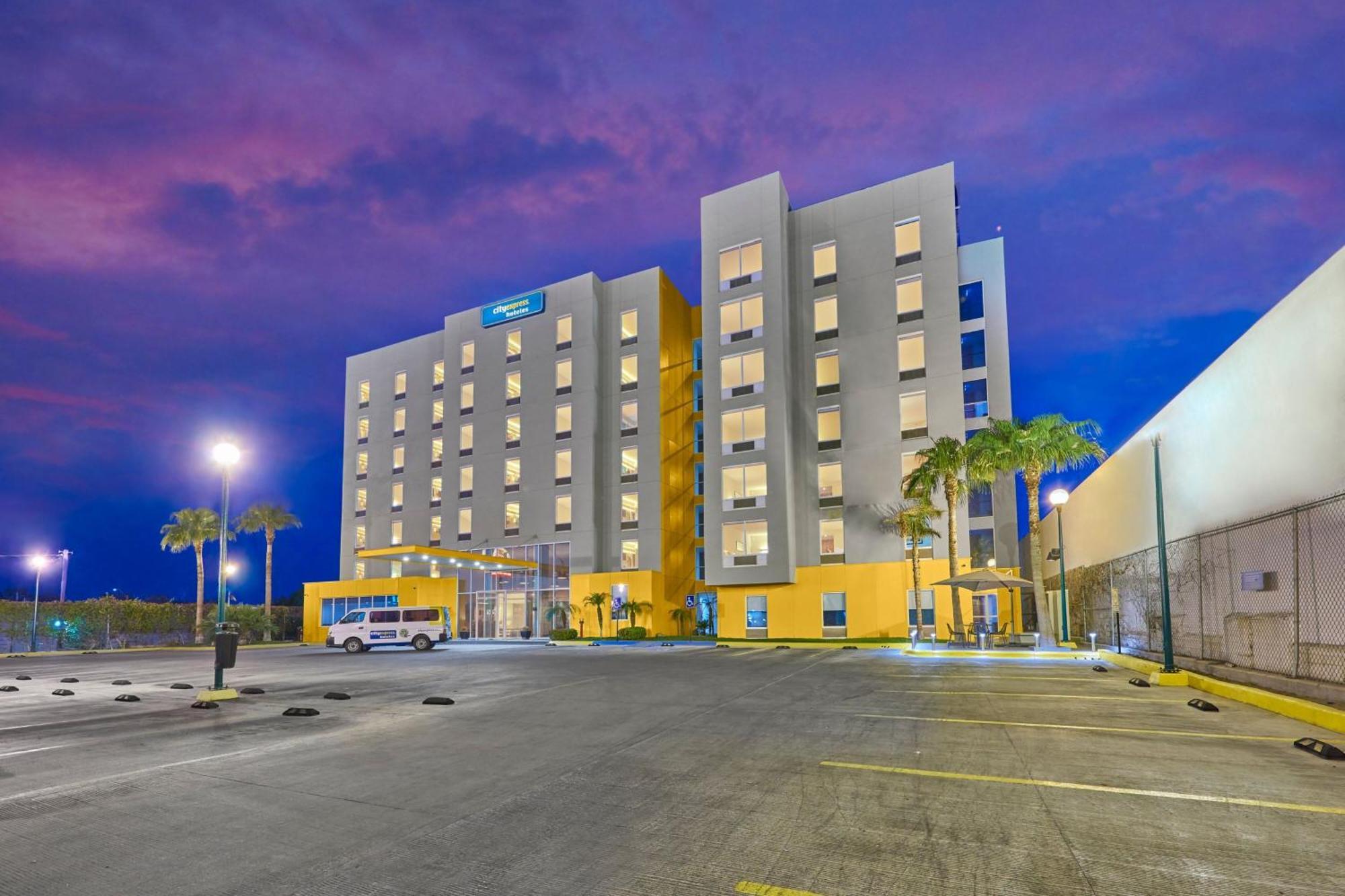 Hotel City Express By Marriott Mexicali Esterno foto